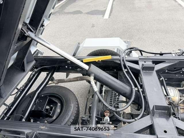 Mazda BONGO TRUCK 2018-04 8073142-17