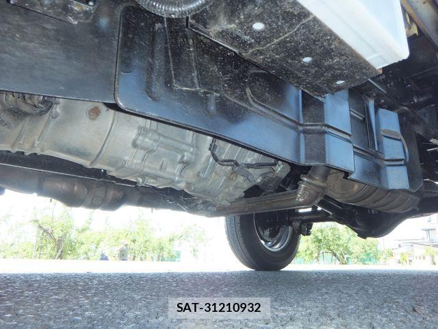 Mazda BONGO TRUCK 2013-10 7215635-23