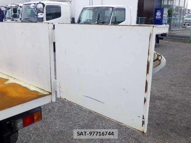 Mazda BONGO TRUCK 2018-05 8229101-8