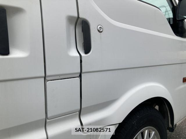 Mazda BONGO VAN 2017-09 1184378-15