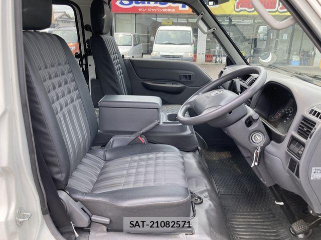 Mazda BONGO VAN 2017-09 1184378-3