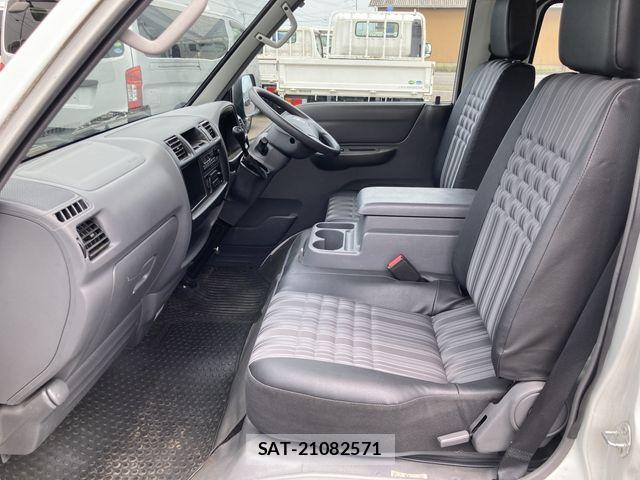 Mazda BONGO VAN 2017-09 1184378-4