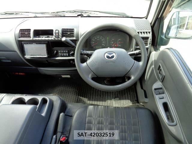 Mazda BONGO VAN 2017-03 1264294-2