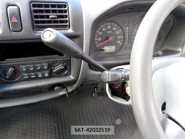 Mazda BONGO VAN 2017-03 1264294-8