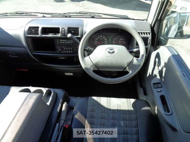 Mazda BONGO VAN 2019-08 1353579-2