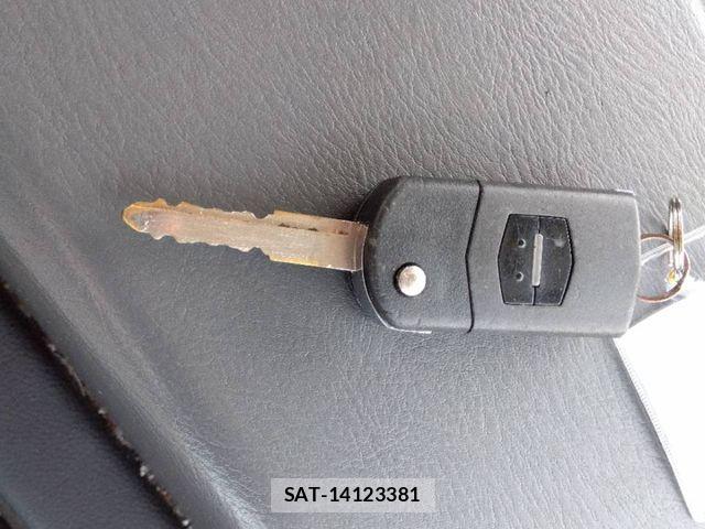 Mazda BONGO VAN 2019-06 7783142-10