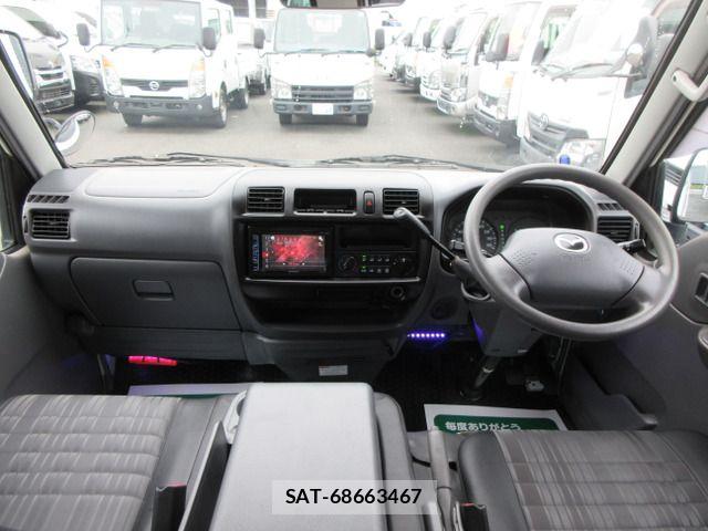 Mazda BONGO VAN 2018-04 8098359-10