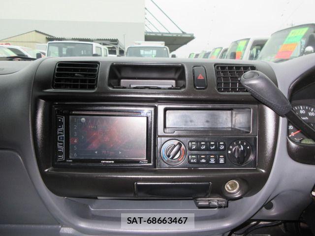Mazda BONGO VAN 2018-04 8098359-12