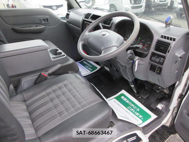 Mazda BONGO VAN 2018-04 8098359-13