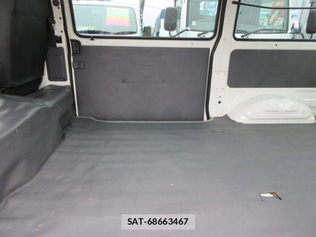 Mazda BONGO VAN 2018-04 8098359-15