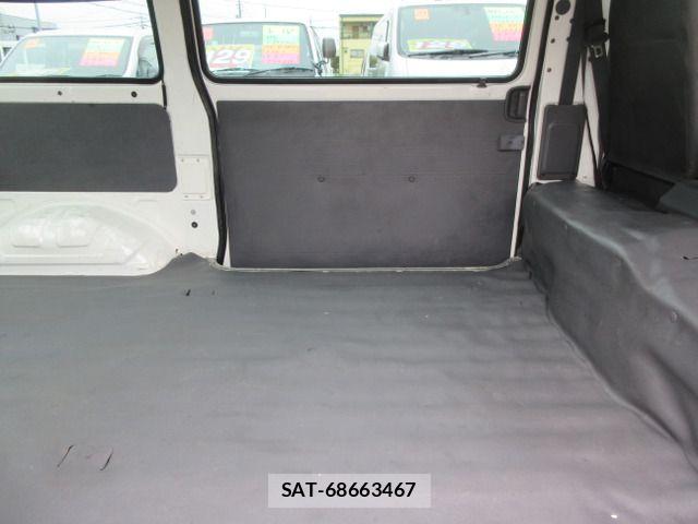 Mazda BONGO VAN 2018-04 8098359-16