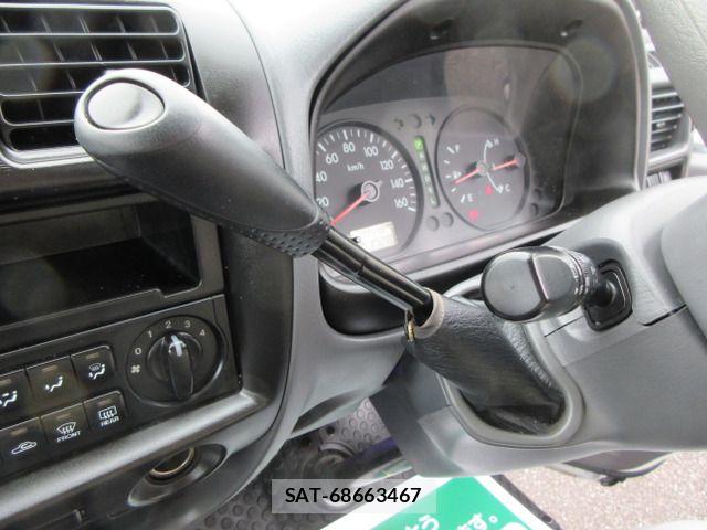 Mazda BONGO VAN 2018-04 8098359-19