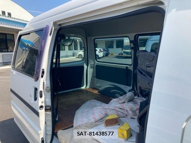 Mazda BONGO VAN 2017-07 8244754-9