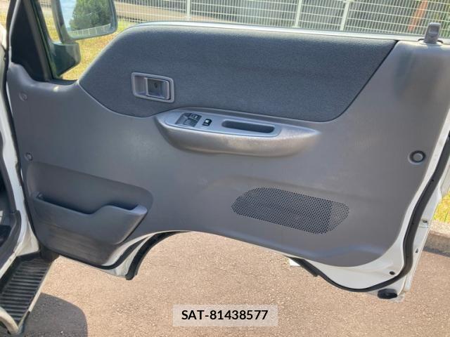 Mazda BONGO VAN 2017-07 8244754-13