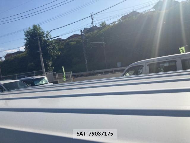 Mazda BONGO VAN 2017-06 8365010-4