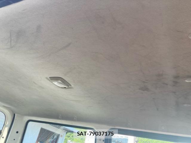 Mazda BONGO VAN 2017-06 8365010-6