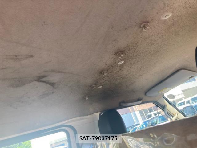 Mazda BONGO VAN 2017-06 8365010-7