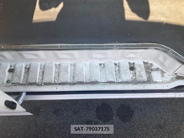 Mazda BONGO VAN 2017-06 8365010-10