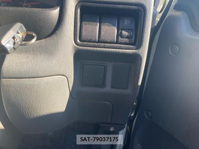 Mazda BONGO VAN 2017-06 8365010-13
