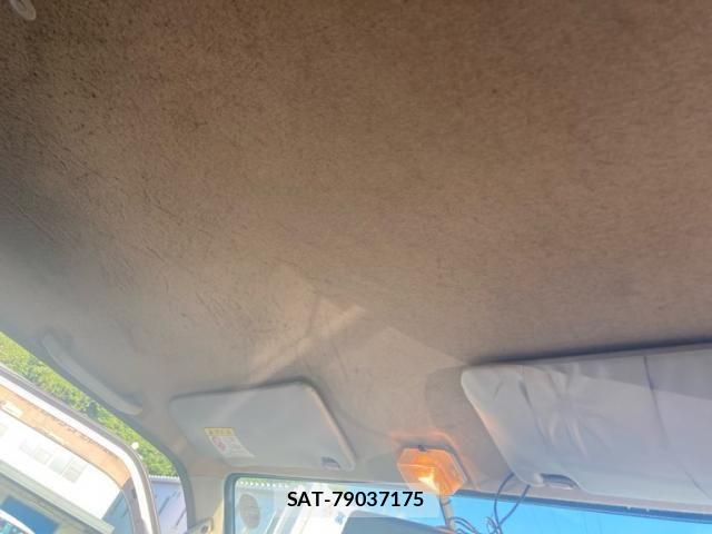Mazda BONGO VAN 2017-06 8365010-15