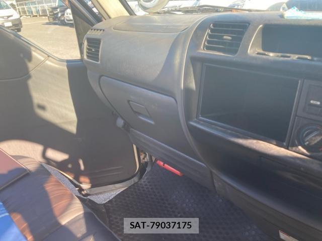 Mazda BONGO VAN 2017-06 8365010-20