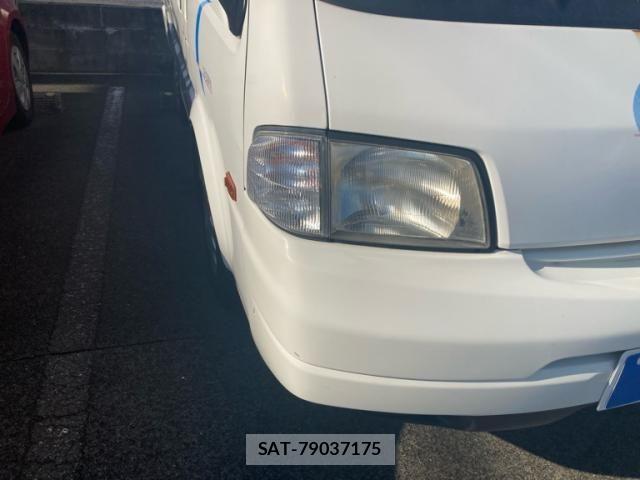 Mazda BONGO VAN 2017-06 8365010-2
