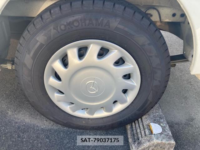 Mazda BONGO VAN 2017-06 8365010-3