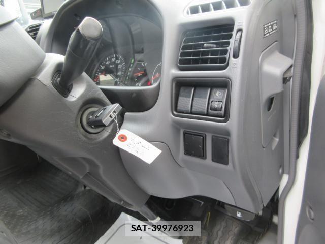Mazda BONGO VAN 2019-03 8365009-17