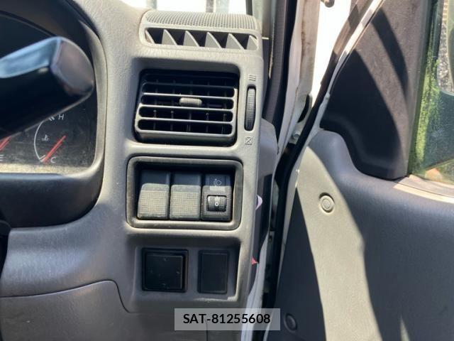 Mazda BONGO VAN 2016-02 8741012-11