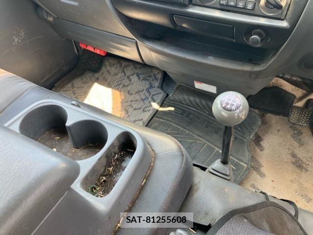 Mazda BONGO VAN 2016-02 8741012-13