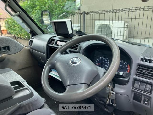 Mazda BONGO VAN 2006-09 6902886-13