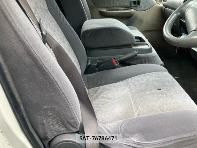 Mazda BONGO VAN 2006-09 6902886-14