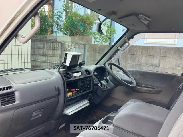 Mazda BONGO VAN 2006-09 6902886-7