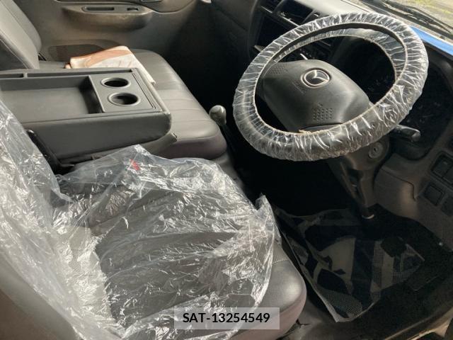 Mazda BONGO VAN 2007-05 7215637-12