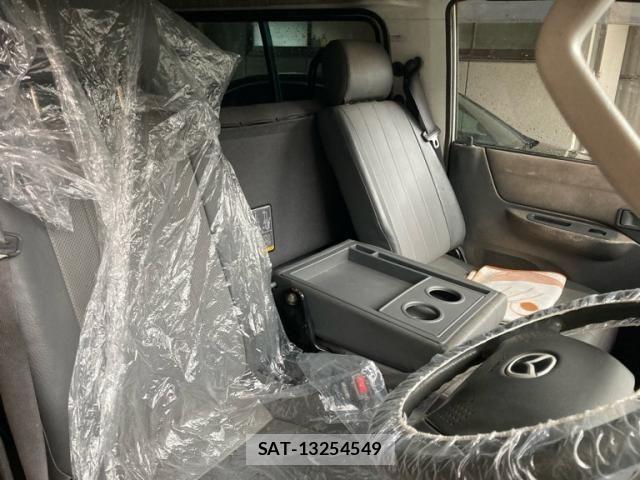 Mazda BONGO VAN 2007-05 7215637-13