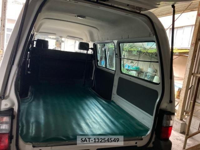 Mazda BONGO VAN 2007-05 7215637-8