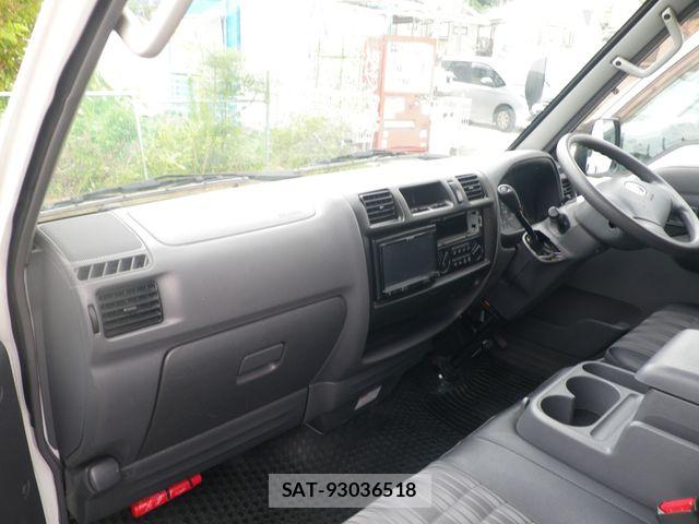 Mazda BONGO VAN 2018-05 8073141-3