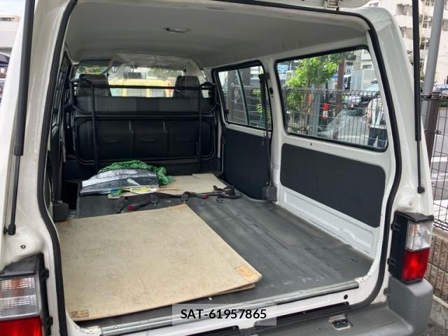 Mazda BONGO VAN 2011-07 8685258-11