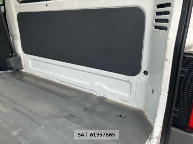 Mazda BONGO VAN 2011-07 8685258-13