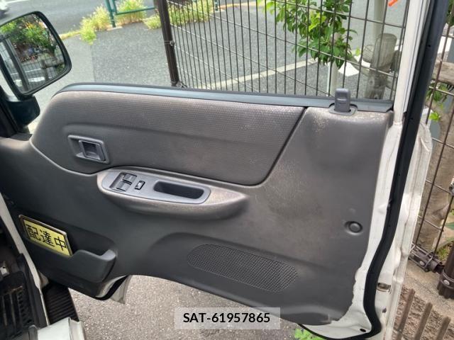 Mazda BONGO VAN 2011-07 8685258-14