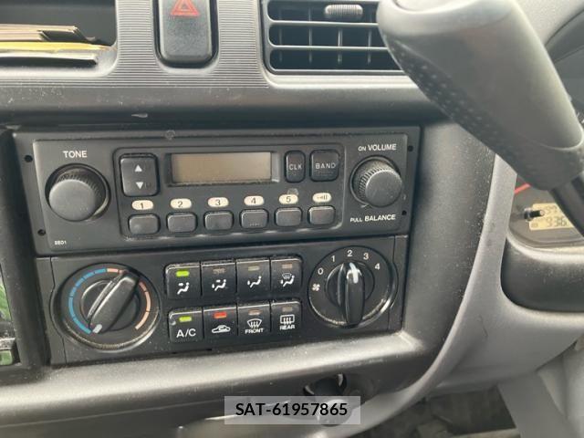 Mazda BONGO VAN 2011-07 8685258-21