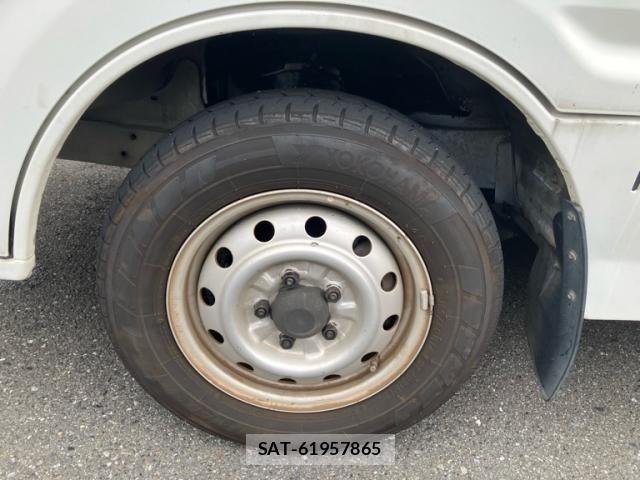 Mazda BONGO VAN 2011-07 8685258-5