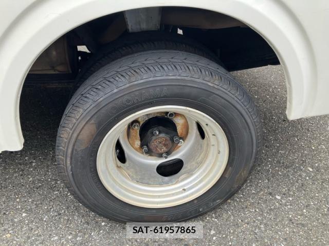 Mazda BONGO VAN 2011-07 8685258-7