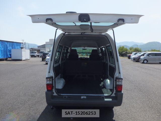 Mazda BONGO VAN 2012-06 6814098-7