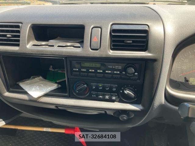 Mazda BONGO VAN 2018-09 7391548-11