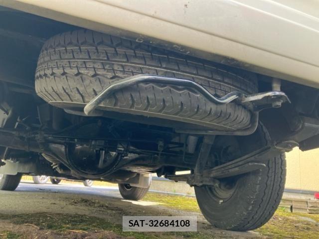 Mazda BONGO VAN 2018-09 7391548-4