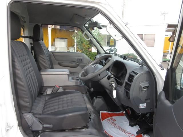 Mazda BONGO VAN 2019-03 7709917-9
