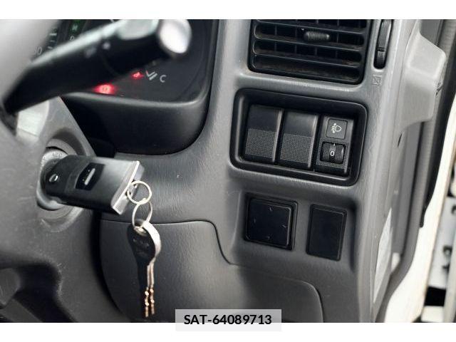 Mazda BONGO VAN 2019-03 7721676-21