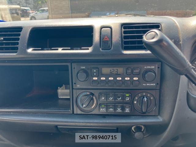 Mazda BONGO VAN 2011-08 8365013-16