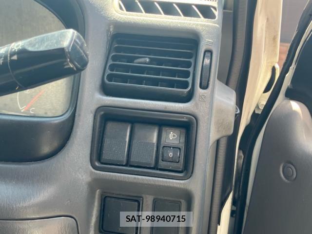Mazda BONGO VAN 2011-08 8365013-17